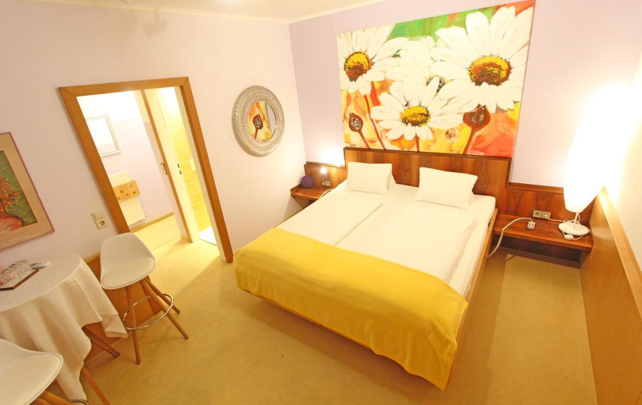 Hatzendorf Malerwinkl Restaurant + Kunsthotel מראה חיצוני תמונה
