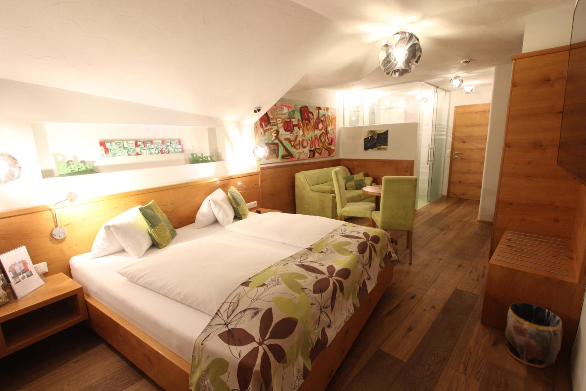 Hatzendorf Malerwinkl Restaurant + Kunsthotel מראה חיצוני תמונה