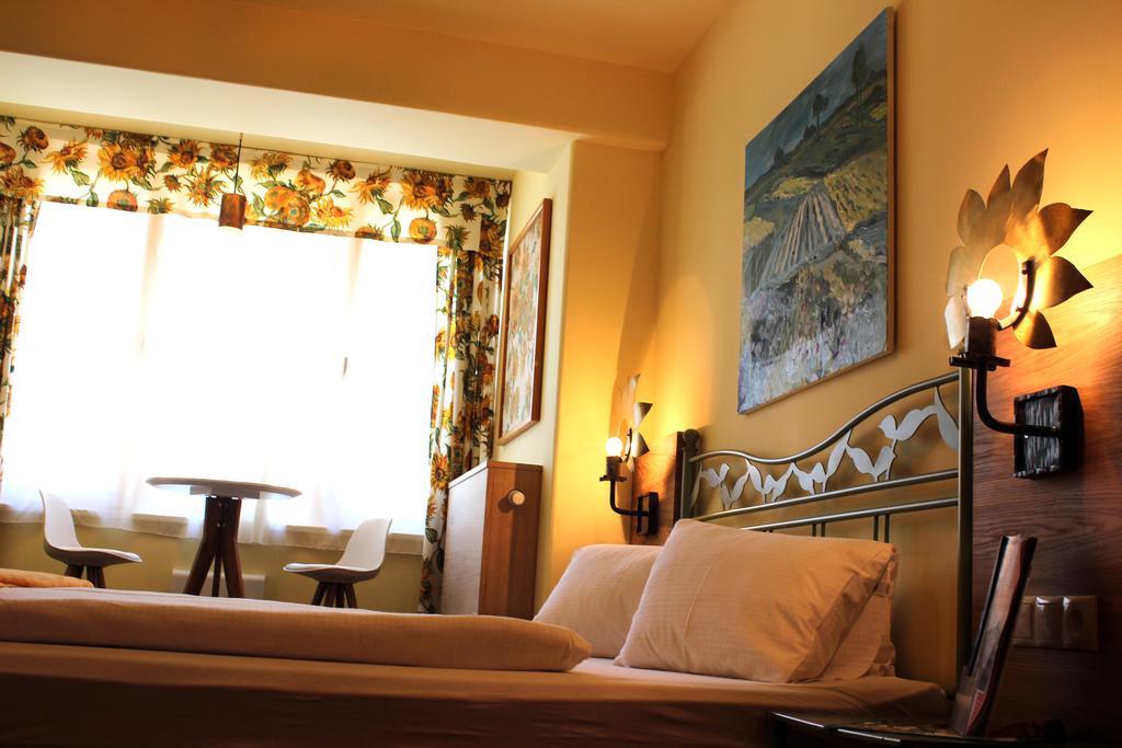 Hatzendorf Malerwinkl Restaurant + Kunsthotel מראה חיצוני תמונה